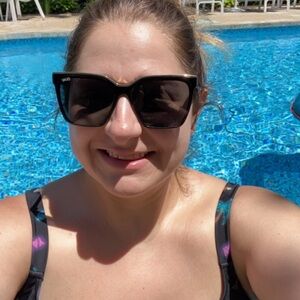 Meet your Posher, Melissa